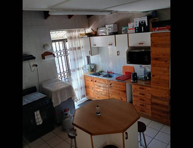 2 BEDROOM DUPLEX FOR SALE IN WOODHAVEN